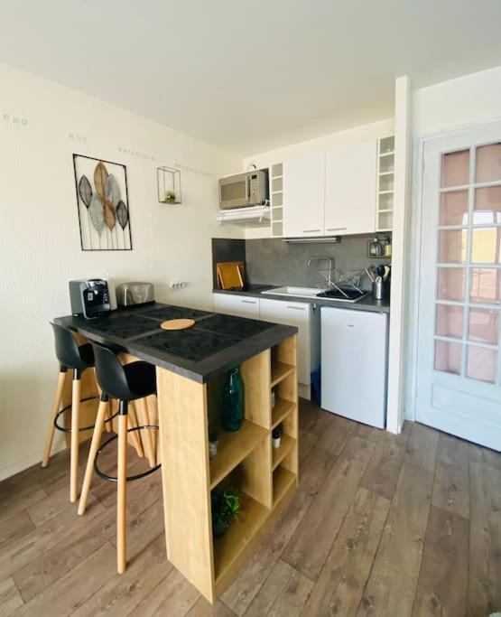 Studio Entre Mer Et Dunes Avec Balcon Vue Laterale Mer 50M Plage Pour 3 Pers Wifi Menage Compris Fort-Mahon-Plage Eksteriør billede